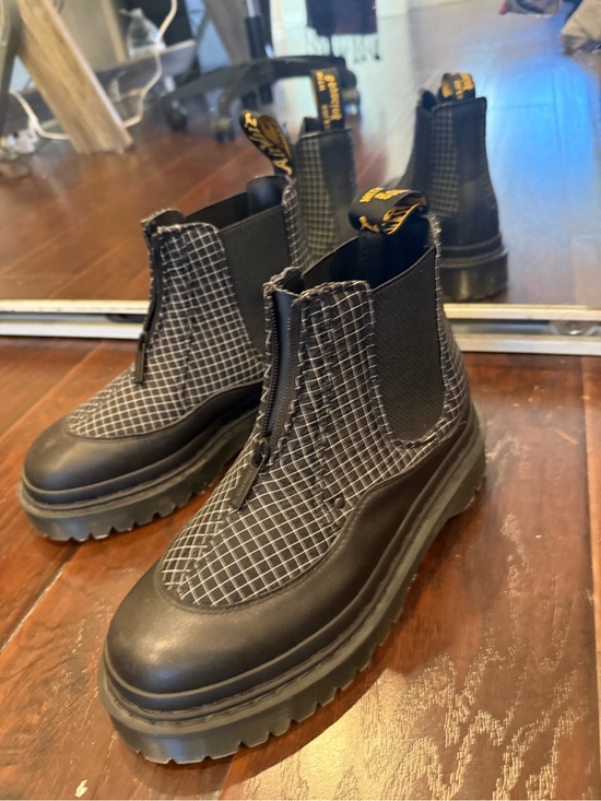 Dr. Martens Other - Dr. Martens Black Grid Chelsea Boots